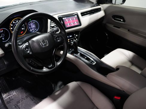 Used 2018 Honda HR-V EX-L image 10