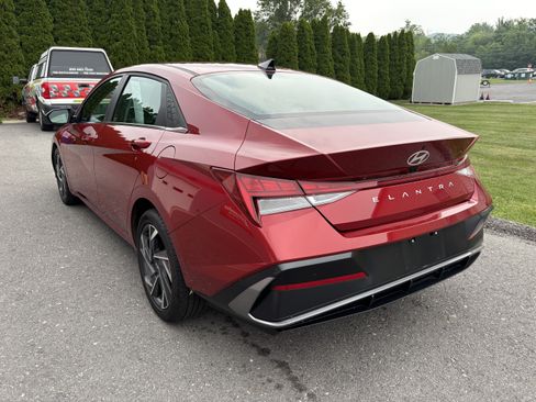 Used 2025 Hyundai Elantra SEL FWD image 6