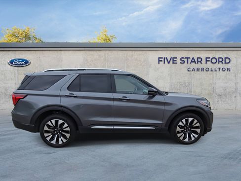 Used 2025 Ford Explorer Platinum w/ LUX Leather Package image 9