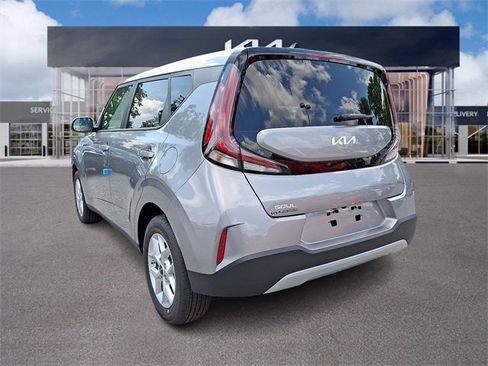 New 2025 Kia Soul LX w/ LX Technology Package image 3