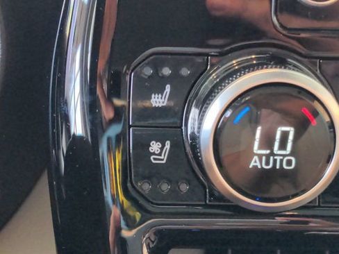 Used 2021 Toyota Highlander Limited FWD image 24