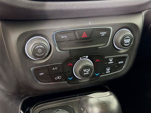 Used 2019 Jeep Compass Limited AWD/4WD image 21