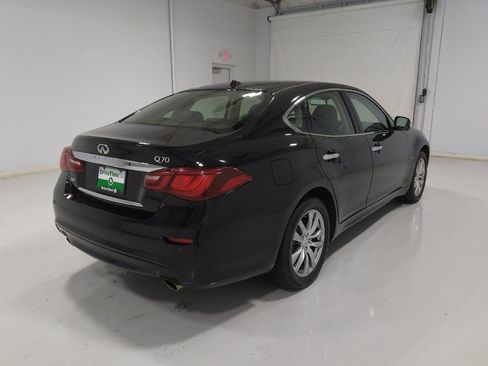 Used 2017 INFINITI Q70 3.7 image 9