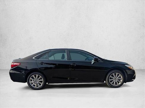 Used 2017 Toyota Camry XLE image 4