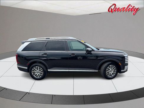 Used 2026 Hyundai Palisade SEL FWD image 2