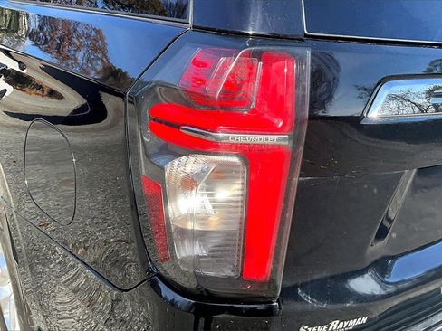 Certified 2022 Chevrolet Suburban Premier image 21