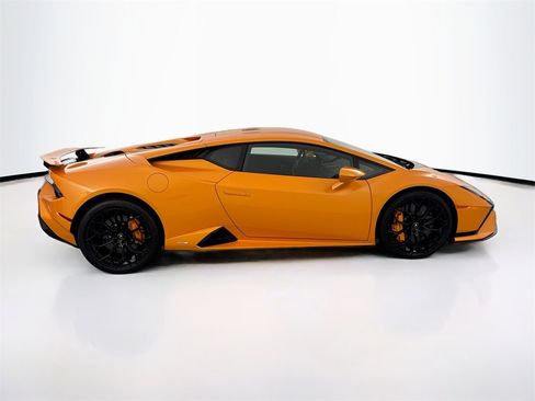 Used 2023 Lamborghini Huracan Tecnica image 4
