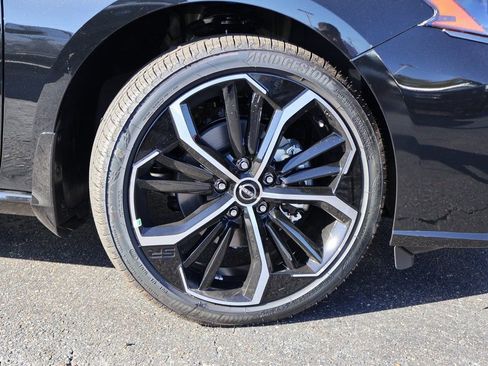 New 2025 Nissan Altima 2.5 SR image 16