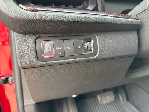 Used 2024 Chevrolet Traverse RS w/ LPO, Floor Liner Package image 17