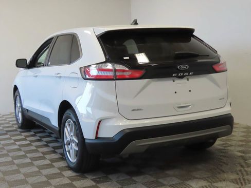 Used 2024 Ford Edge SEL AWD/4WD image 3