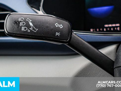 Used 2022 Volkswagen Taos SE image 33