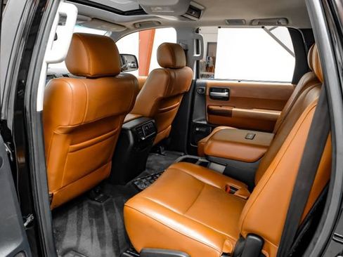 Used 2016 Toyota Sequoia Platinum AWD/4WD image 38