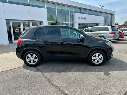 Used 2020 Chevrolet Trax LS w/ Tint and Cruise Package FWD image 8