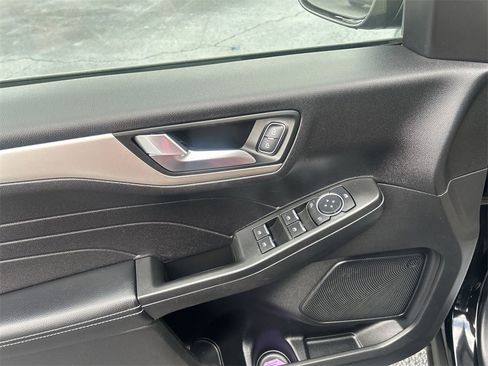 Used 2021 Ford Escape SE w/ Convenience Package image 19