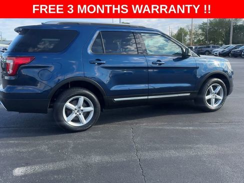 Used 2017 Ford Explorer XLT w/ Equipment Group 202A AWD/4WD image 8