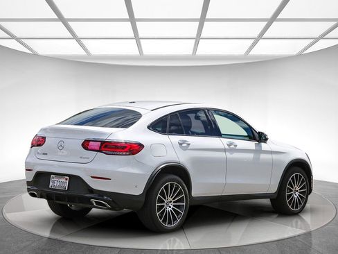 Used 2023 Mercedes-Benz GLC 300 4MATIC Coupe image 3