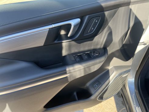 Used 2025 Buick Enclave Preferred image 12