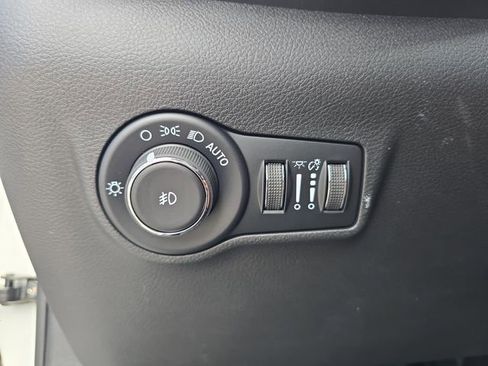 New 2026 Jeep Compass Latitude image 21