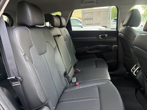 New 2026 Kia Sorento EX AWD/4WD image 13