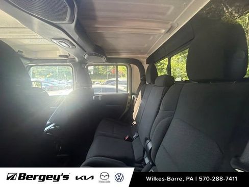 Used 2020 Jeep Gladiator Sport w/ Quick Order Package 24S AWD/4WD image 9