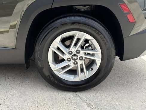 Used 2025 Hyundai Tucson SE FWD image 4