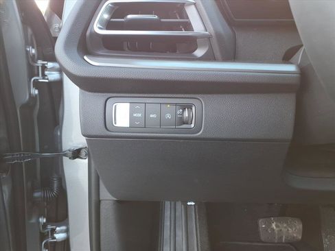 New 2026 Chevrolet Traverse LT w/ Sun and Wheel Package image 16