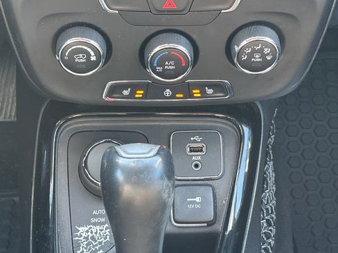 Used 2018 Jeep Compass Latitude AWD/4WD image 23