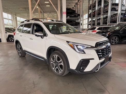 Used 2023 Subaru Ascent Touring AWD/4WD image 1
