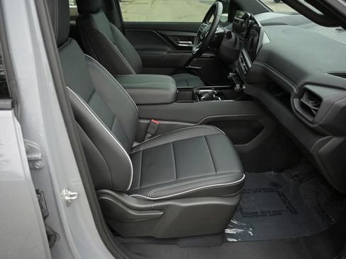 Used 2026 Chevrolet Silverado EV LT AWD/4WD image 49