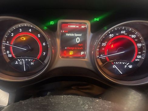 Used 2017 Dodge Journey SXT w/ Comfort/Convenience Group FWD image 14