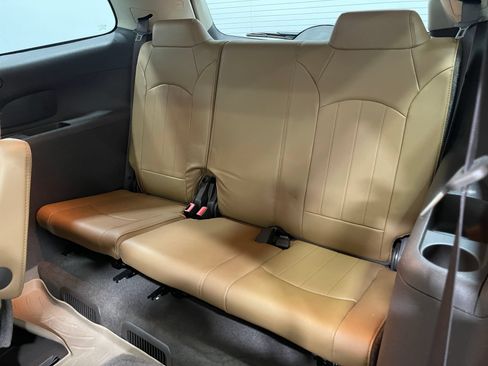 Used 2017 Buick Enclave Leather w/ Enclave Tuscan Edition FWD image 30