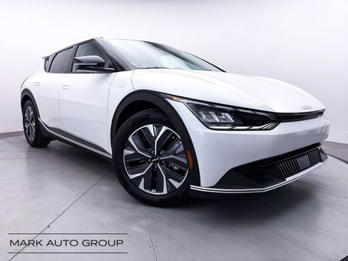 Certified 2022 Kia EV6 Light RWD image 1