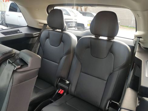 Used 2022 Volvo XC90 T5 Momentum w/ Advanced Package image 26