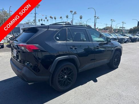Used 2019 Toyota RAV4 XLE w/ Convenience Package FWD image 4