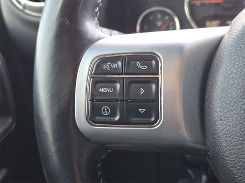 Used 2015 Jeep Wrangler Unlimited Rubicon image 23