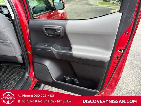 Used 2020 Toyota Tacoma SR AWD/4WD image 32