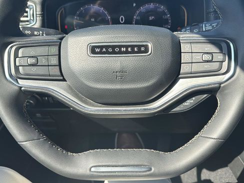 Used 2024 Jeep Wagoneer Series II image 12