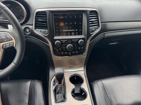 Certified 2017 Jeep Grand Cherokee Limited AWD/4WD image 9