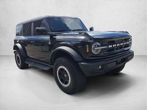 Used 2024 Ford Bronco Outer Banks w/ Sasquatch Package AWD/4WD image 3