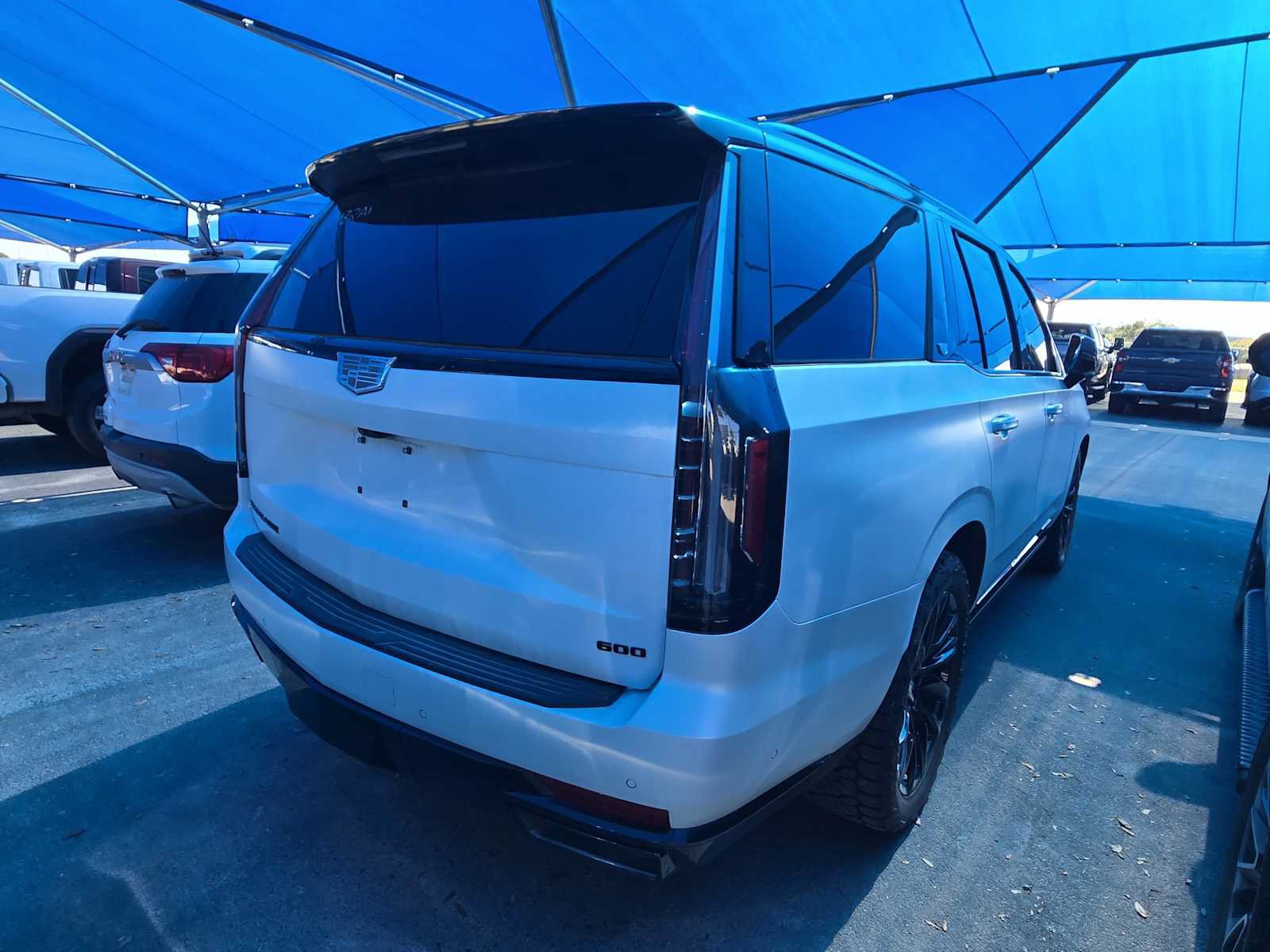 Certified 2024 Cadillac Escalade Sport Platinum w/ LPO, ONYX Package AWD/4WD image 4
