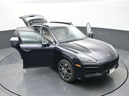 Certified 2021 Porsche Cayenne GTS AWD/4WD image 33
