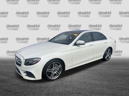 Used 2018 Mercedes-Benz E 400 4MATIC Sedan image 5