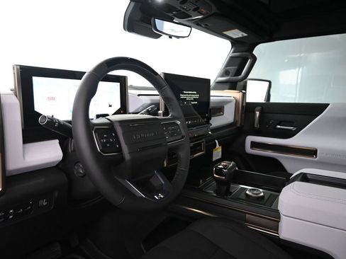 New 2025 GMC Hummer EV 2X w/ LPO, Dark Essentials Package image 20