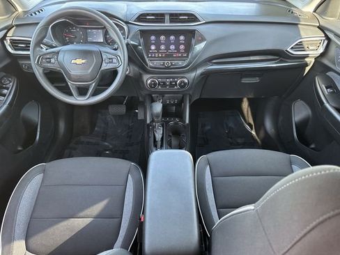Certified 2023 Chevrolet TrailBlazer LT w/ Convenience Package FWD image 11