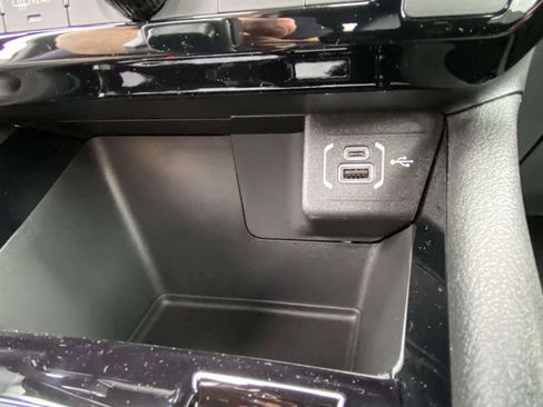 New 2026 Jeep Compass Latitude image 21