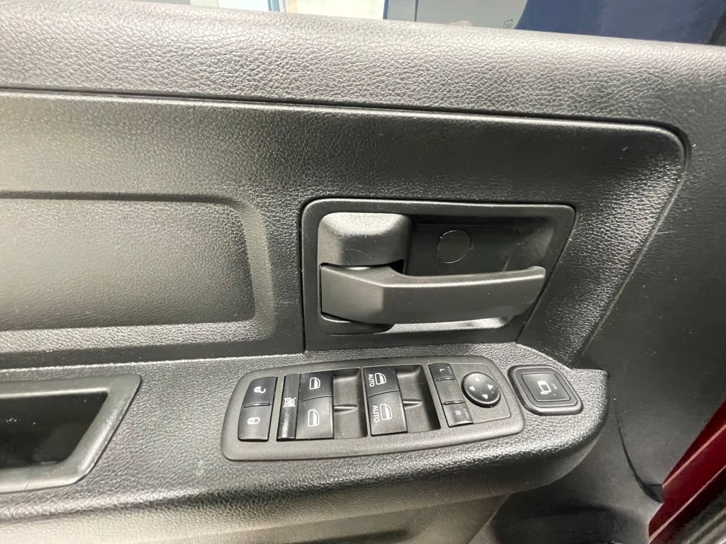 Used 2022 RAM 3500 Tradesman w/ Chrome Appearance Group AWD/4WD image 11
