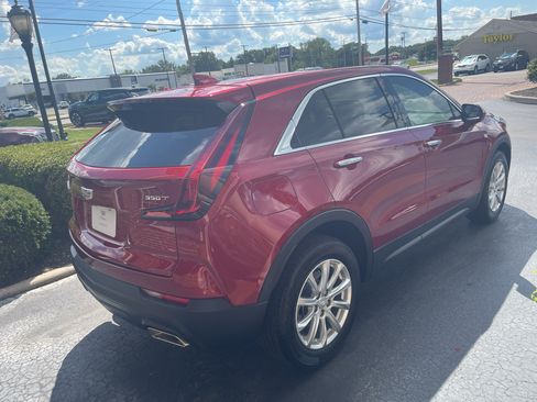 Used 2023 Cadillac XT4 Luxury w/ Cold Weather Package FWD image 8