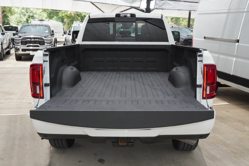 Used 2026 RAM 2500 Limited AWD/4WD image 36