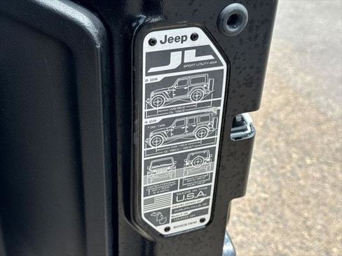 Certified 2023 Jeep Wrangler Unlimited Sahara AWD/4WD image 13
