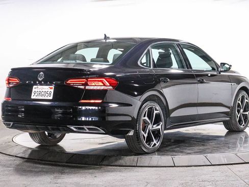 Used 2022 Volkswagen Passat 2.0T R-Line FWD image 4